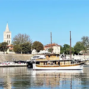 Rhythm Floating - Botel
