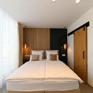Whiterooms 12 Apartment